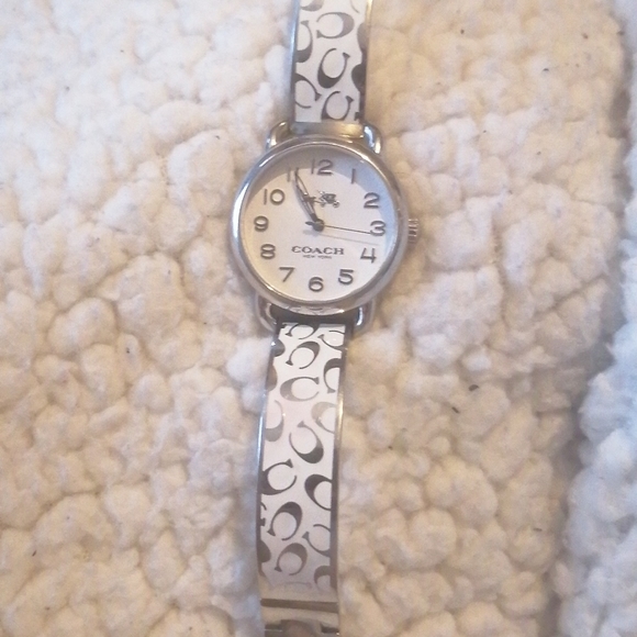 Coach Watch - Picture 2 of 4